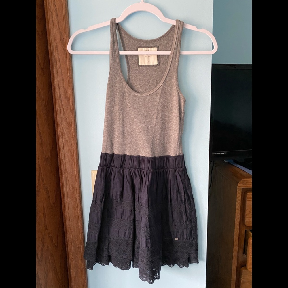 Brand: Abercrombie & Fitch
Color: Blue & Gray
Size: S